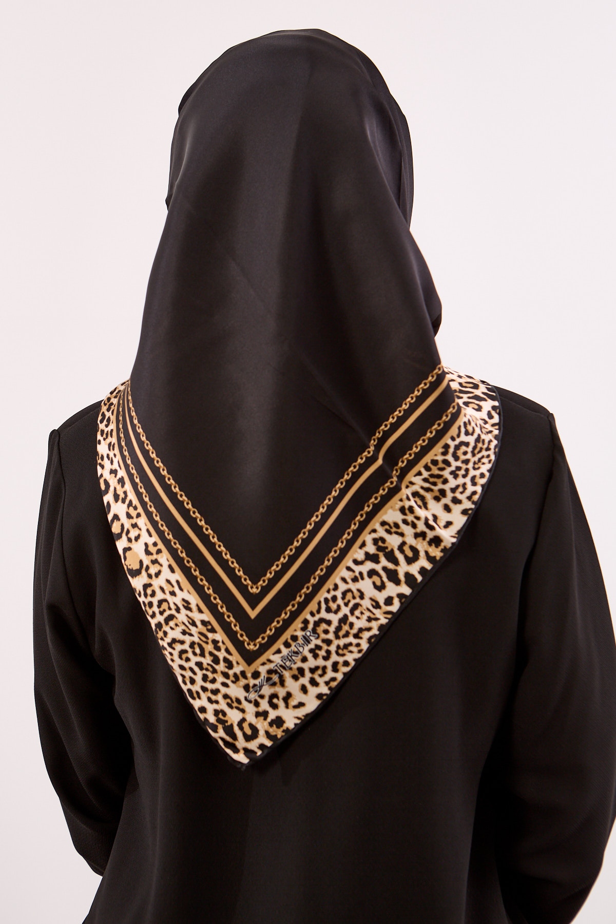 10748 İpek Eşarp Sura Kumas Kenari Leopar - Siyah_gold - 3