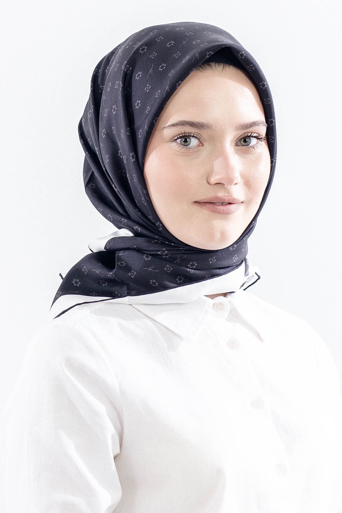 4639 İpek Eşarp Tvil Kumas Monogram - Siyah_gri - 2