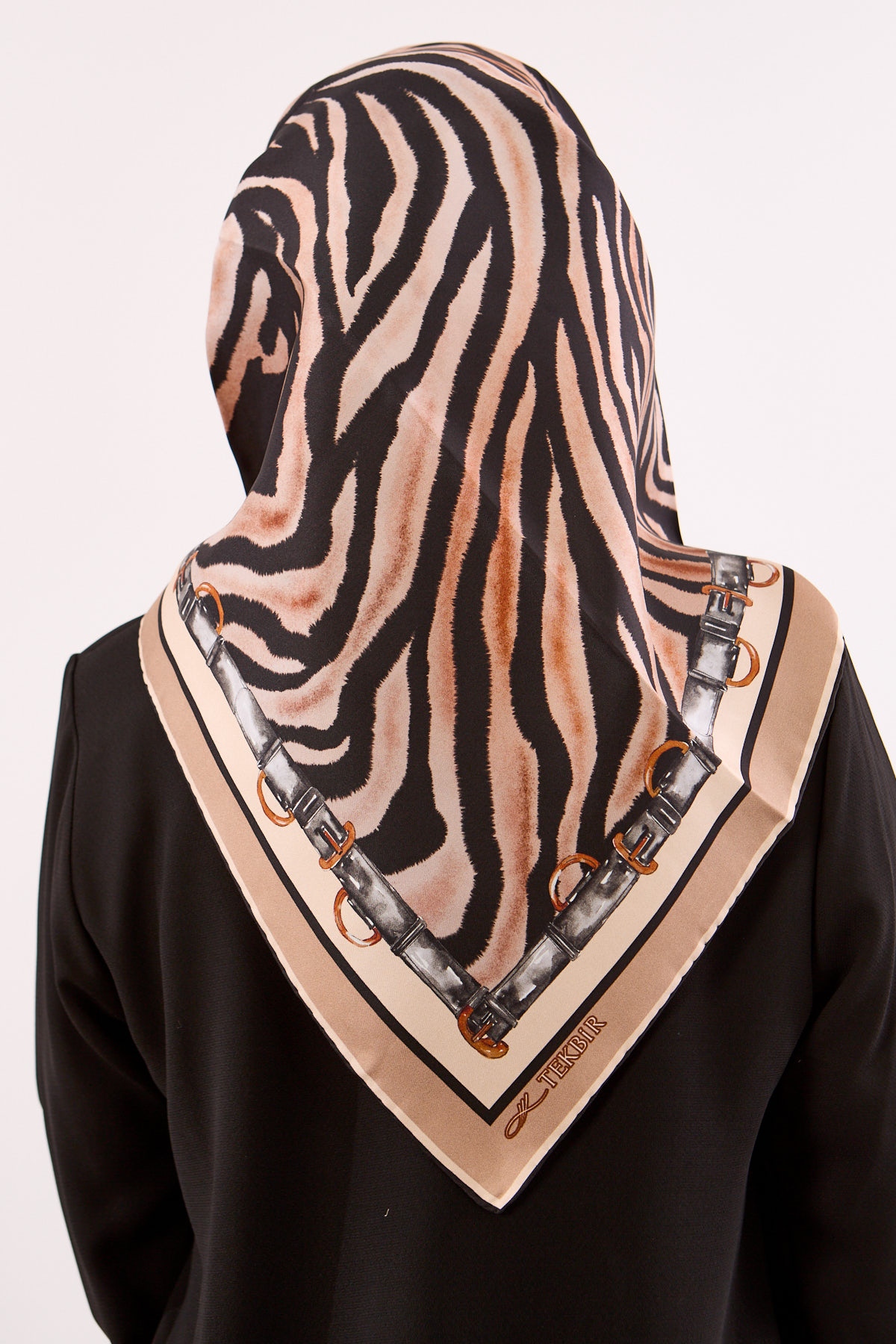 Dg14827 İpek Eşarp Tvil Kumas Zincir Zebra Desen - Siyah_vizon-- - 3